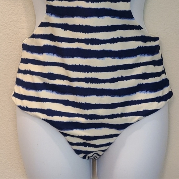 Tori Praver EUC Seafoam monokini with side cutouts - Picture 6 of 15